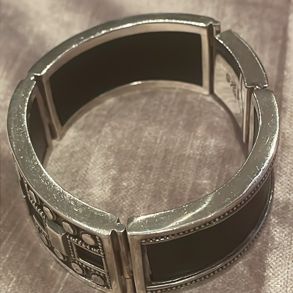 Sterling Silver 925 Cross Bangle Bracelet 7.5” - Picture 7 of 9